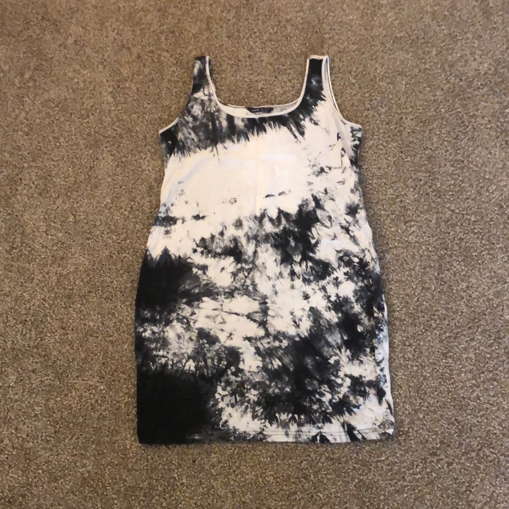 Black and white tie dyed short tank dress
